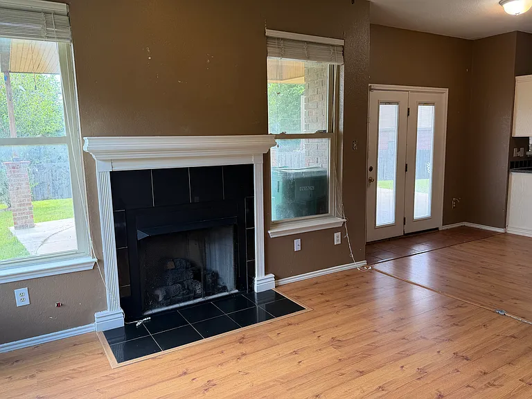 2208 Illinois Dr — Photo 12