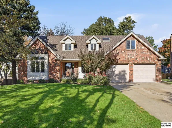 16516 Spring Cir, Omaha, NE 68130