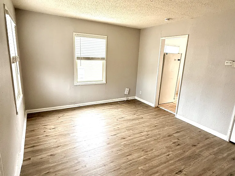 9534 Charlotte St #1 — Photo 6