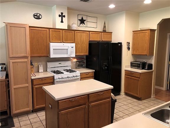 4th image of 222 Adelfa Dr