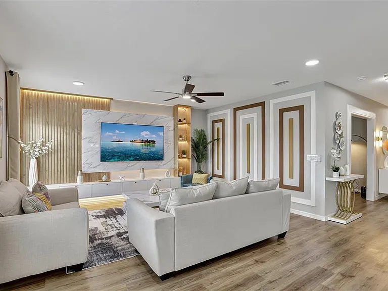 2405 Oakwood Ln — Photo 9