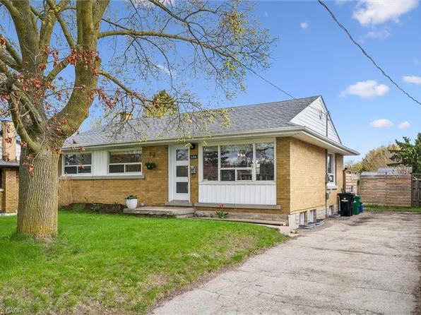 154 Oriole St, Waterloo, ON N2J 2B4