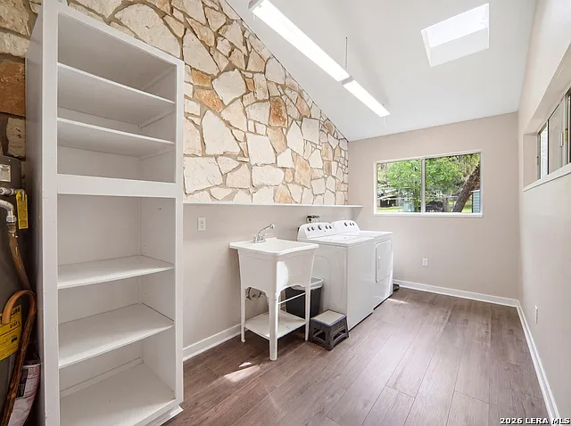 19214 Grey Forest Dr — Photo 32