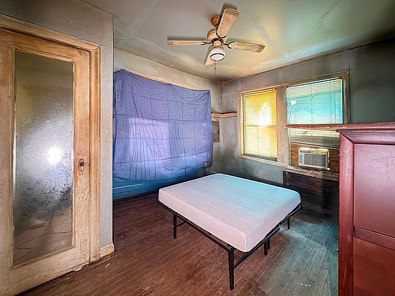 5th image of 807 7th St