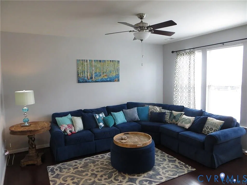 3 bed, 2.5 bath, 1714 sqft, $2,500 — Photo 2
