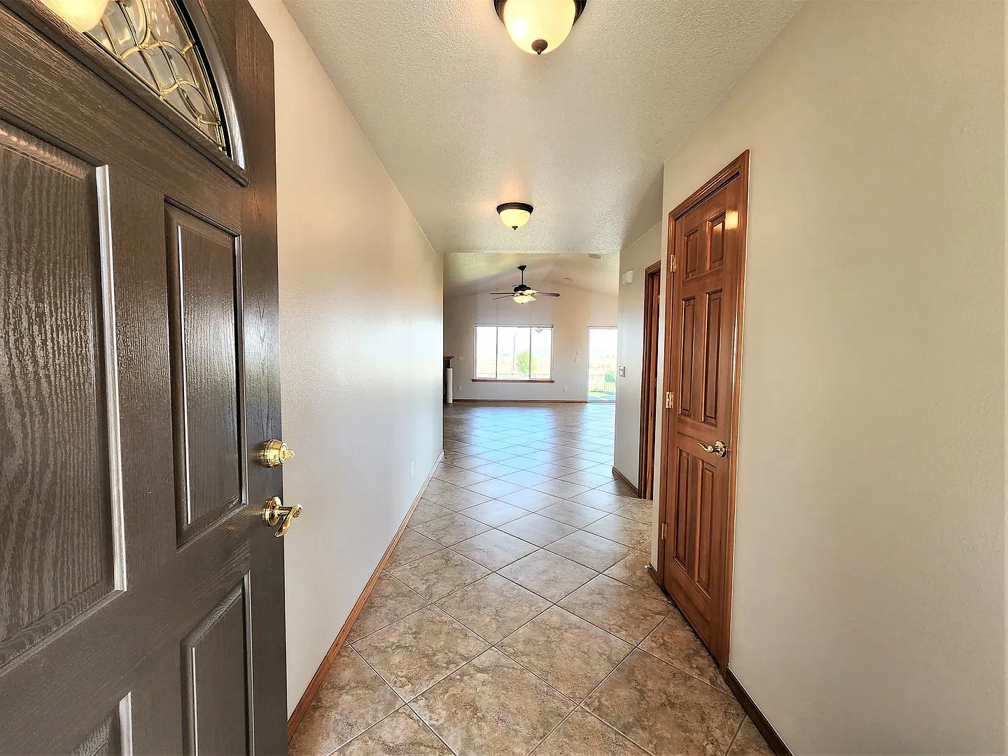 Rent Ready Home W/Golf Course Views — Photo 3