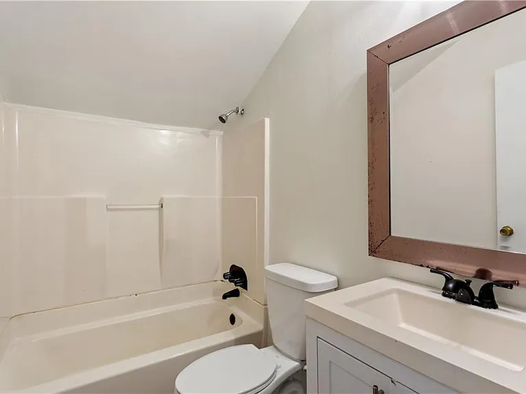 2866 Highland Dr SE — Photo 18
