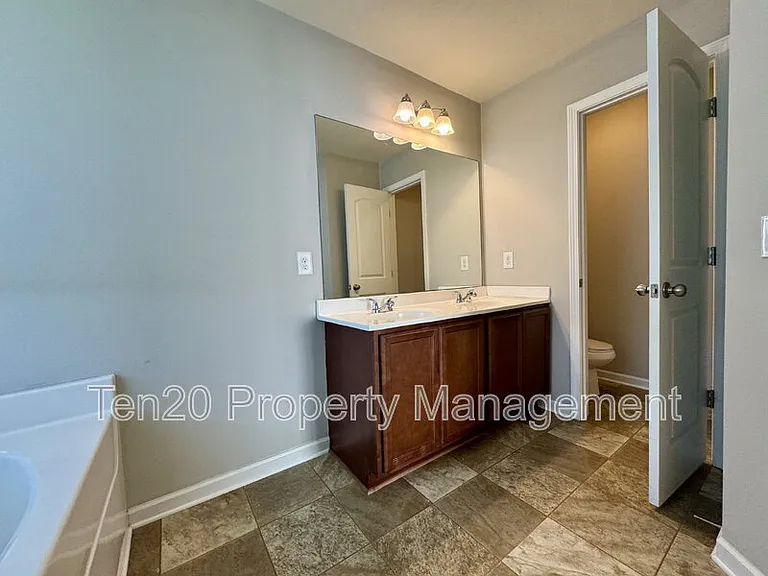 753 Compass Trl — Photo 12