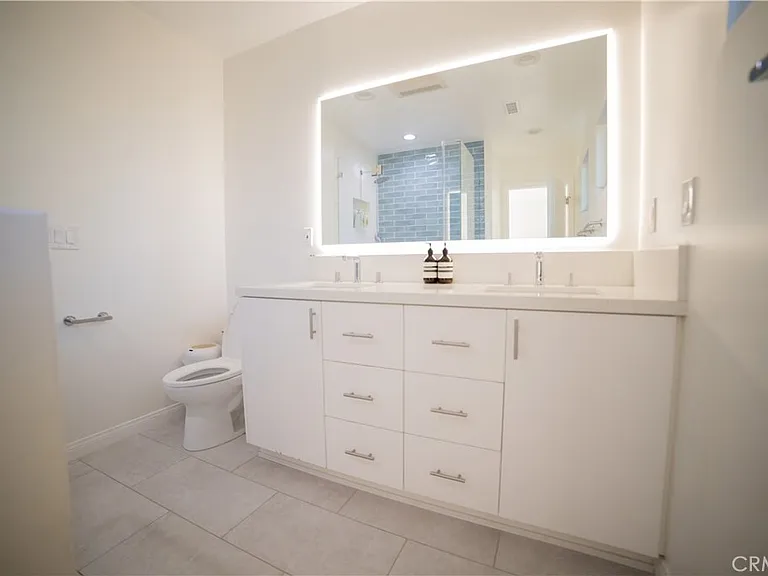 4935 Ocean View Blvd — Photo 16