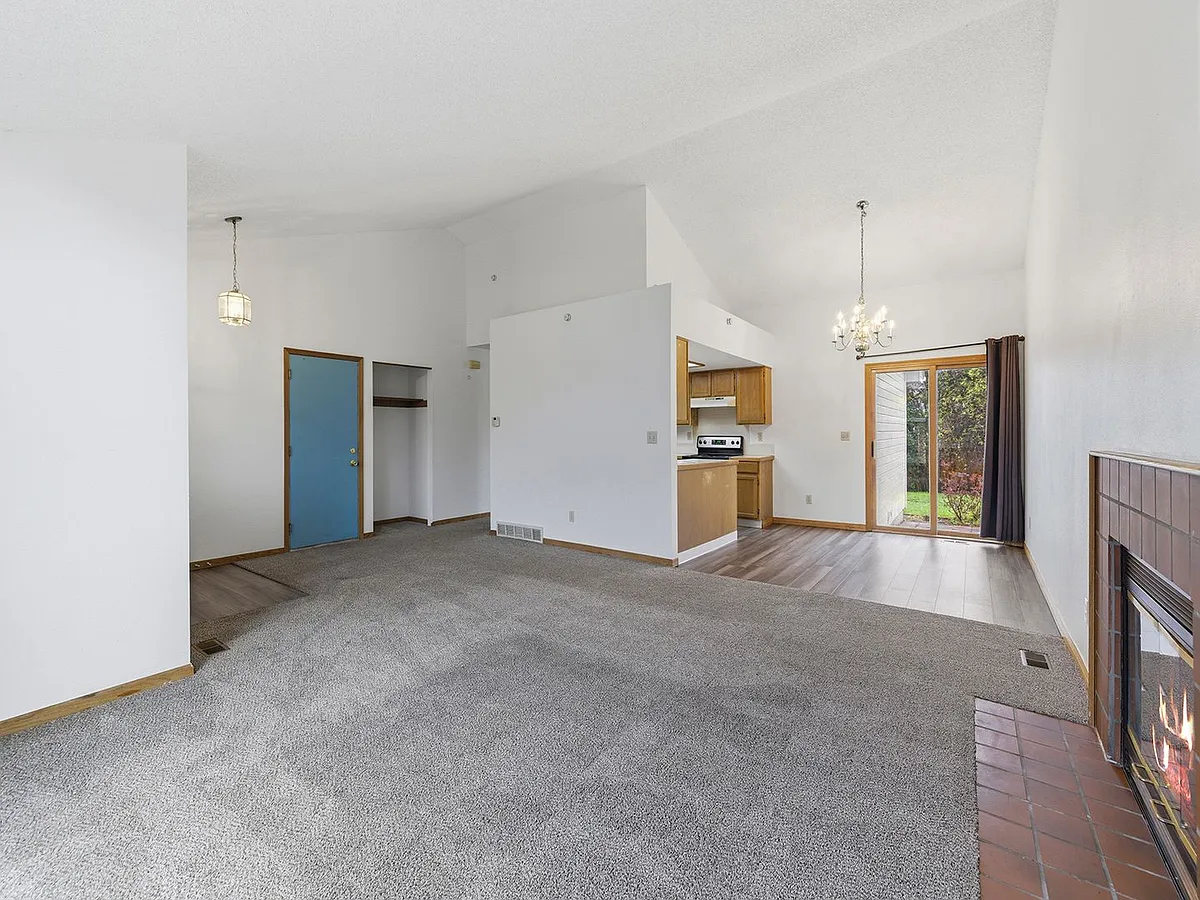 Building Photo - 1375 W 45th St