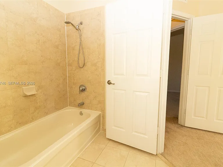 11603 NW 89th St #201 — Photo 30
