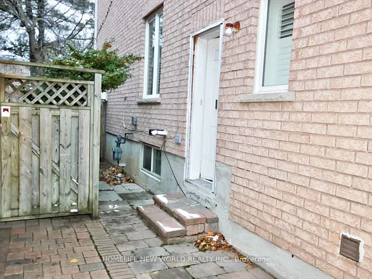 6 Mirrow Ct E — Photo 2