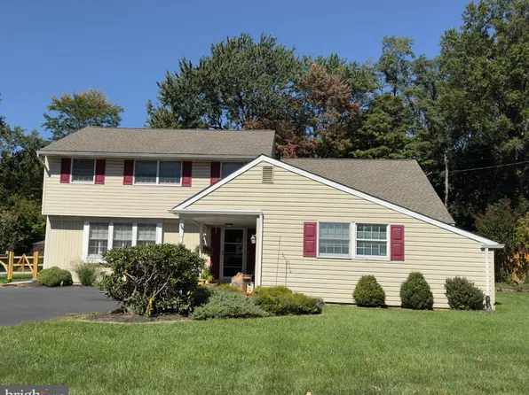 298 Centennial Rd, Warminster, PA 18974
