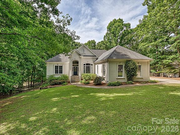 2nd image of 15001 Majestic Oak Dr