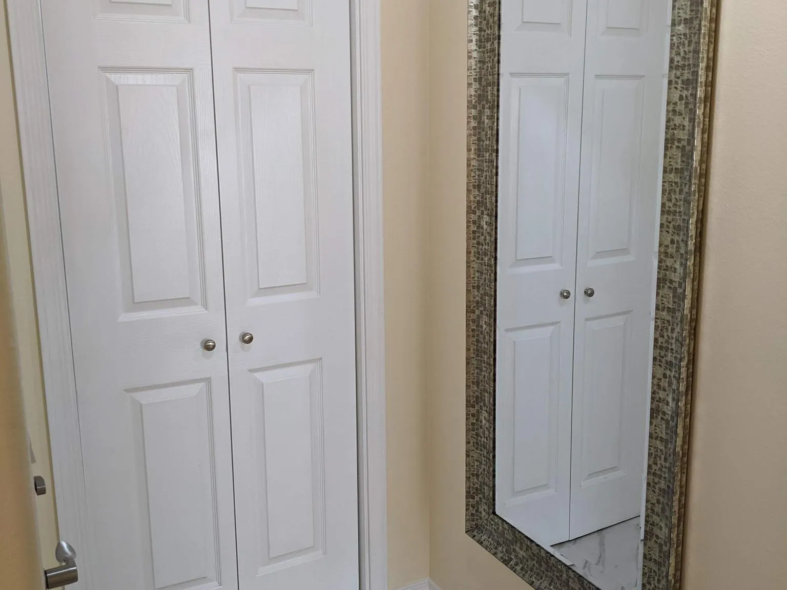 2 bed, 950 sqft, $2,700 — Photo 4