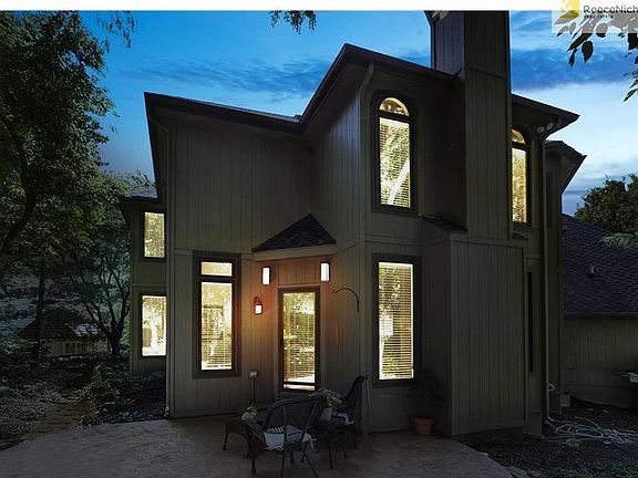 Visually delightful, the back patio makes for a quiet retreat. Wrapped in the woods with golf just beyond!