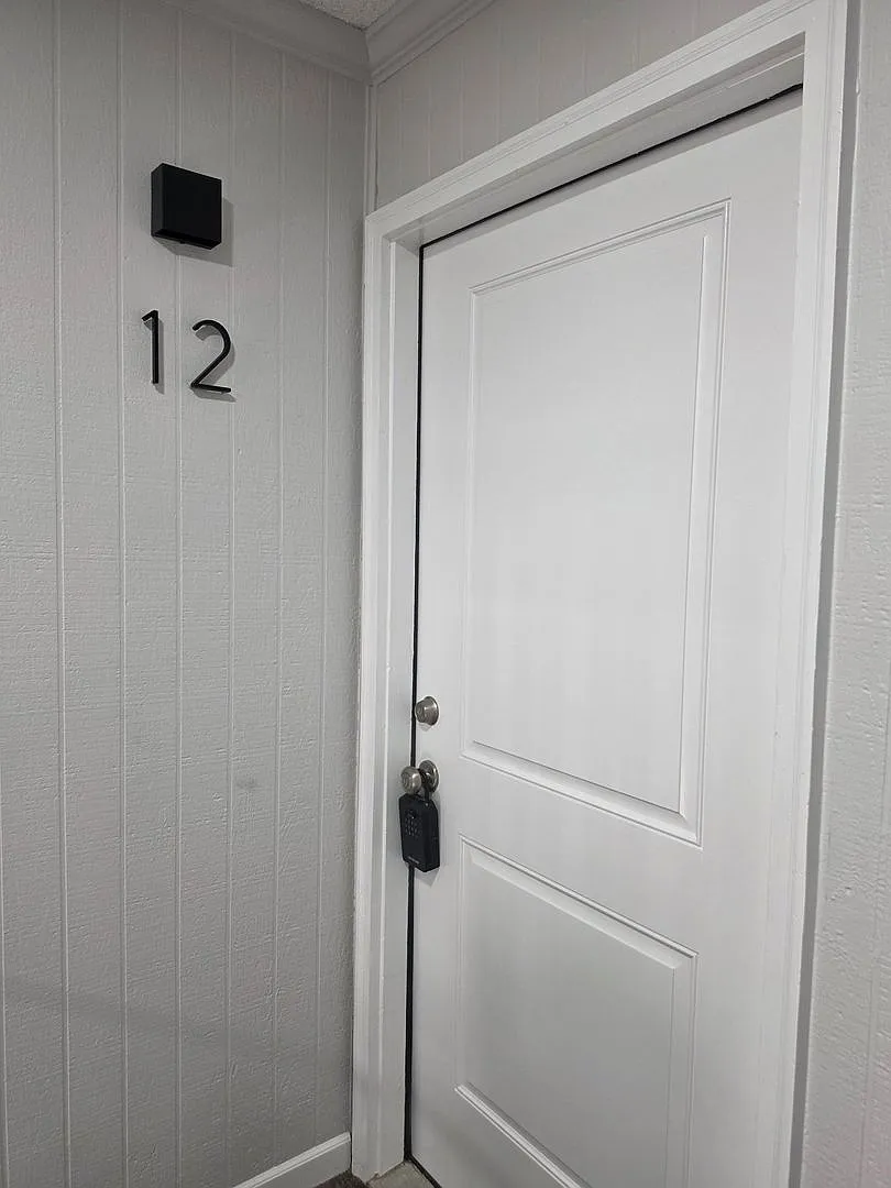 Beautifully Renovated Condo! — Photo 3