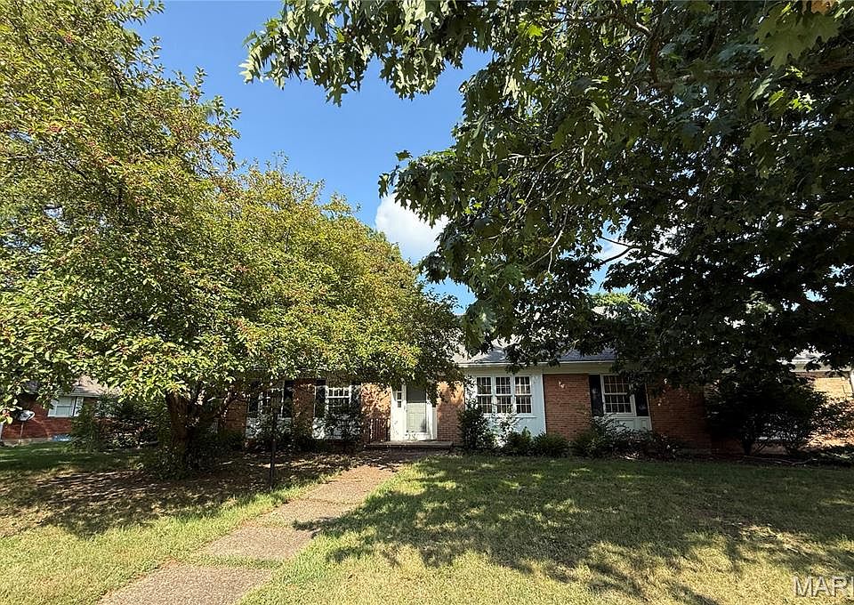 1st image of 115 Sharon Dr