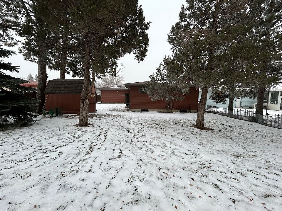 2nd image of 1043 12th Ave W