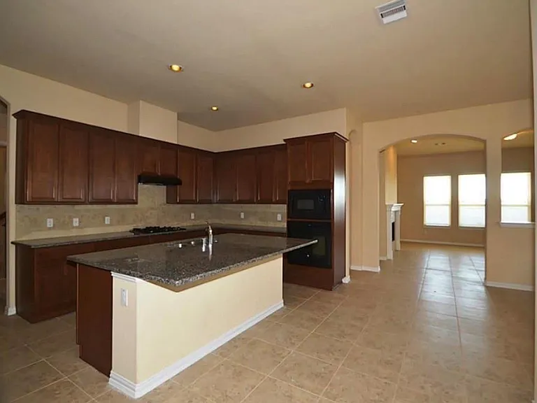 7219 Pearl Terrace Ln — Photo 12
