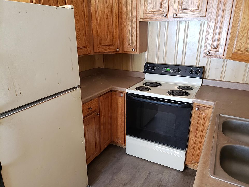 2nd image of 3806 Main St