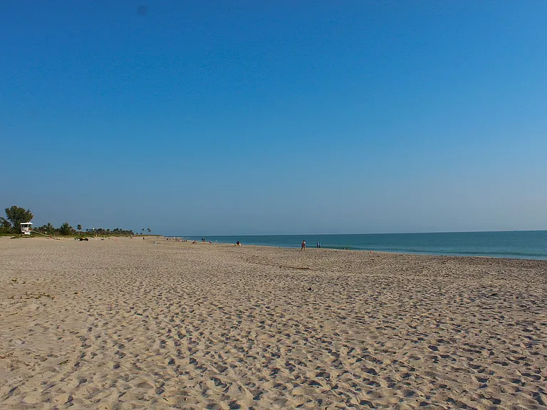 1616 Ocean Dr #104 — Photo 25