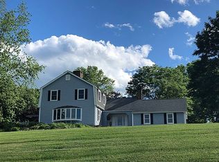 4 W Farm Ridge Rd, Newtown, CT 06470