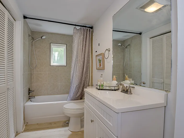714 Hickman Rd — Photo 23