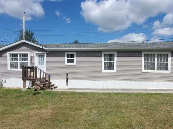 17 Parkwood Dr, New Minas, NS B4N 3T3
