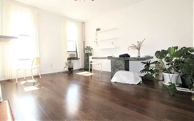 Rented by Compass | media 12