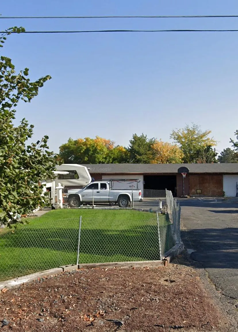 3 bed, 1.5 bath, 1172 sqft, $1,000 — Photo 1