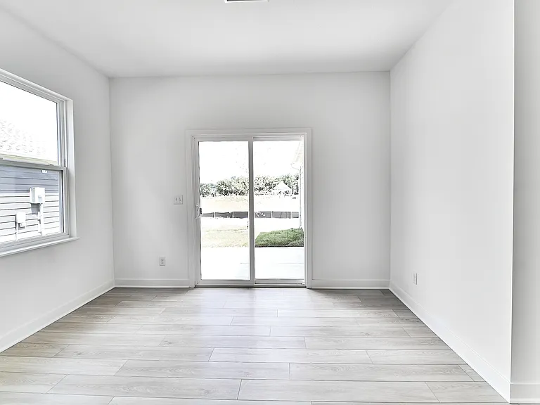 425 Eisenhower St — Photo 25
