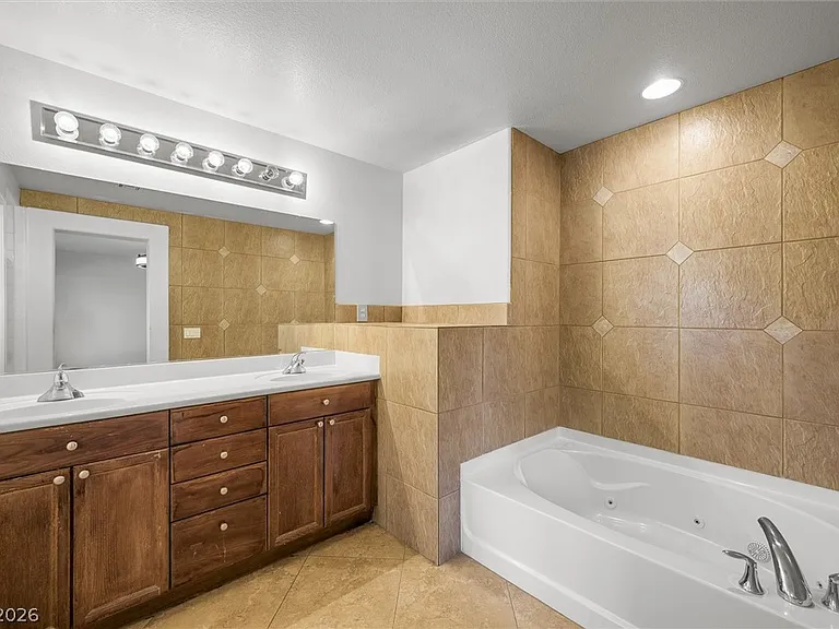 7046 Pink Flamingos Pl — Photo 22