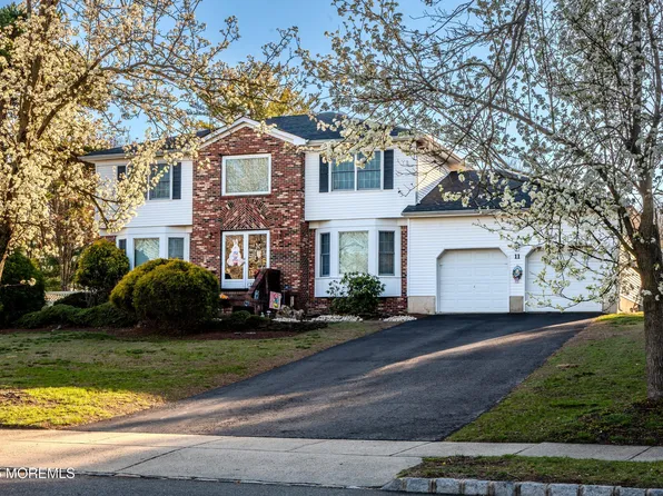 11 Walnut Lane, Manalapan, NJ 07726
