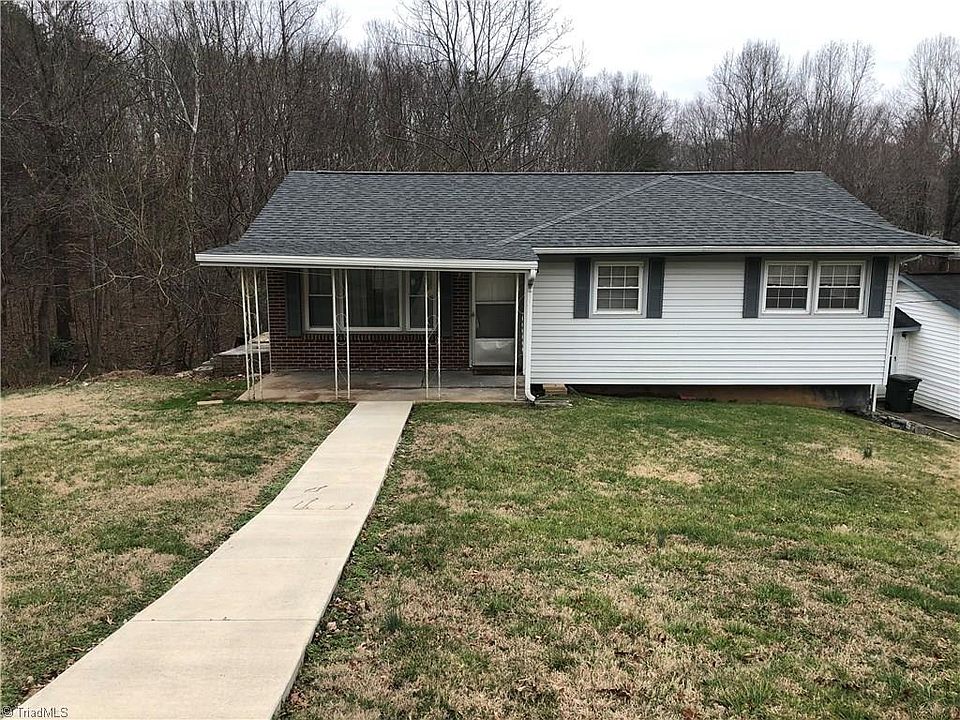 2nd image of 1324 Meredith Ct