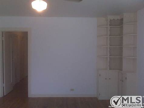 4th image of 1628 W Lullwood Ave