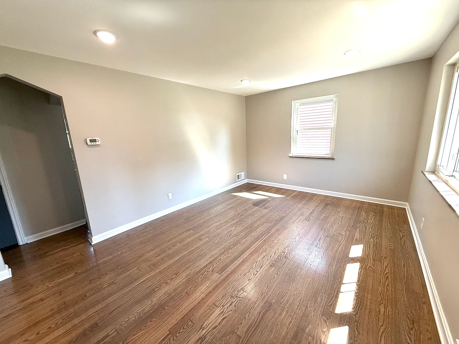 3 bed, 1219 sqft, $2,240 — Photo 4