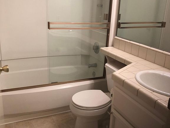 3rd image of 774 Dorothy Way