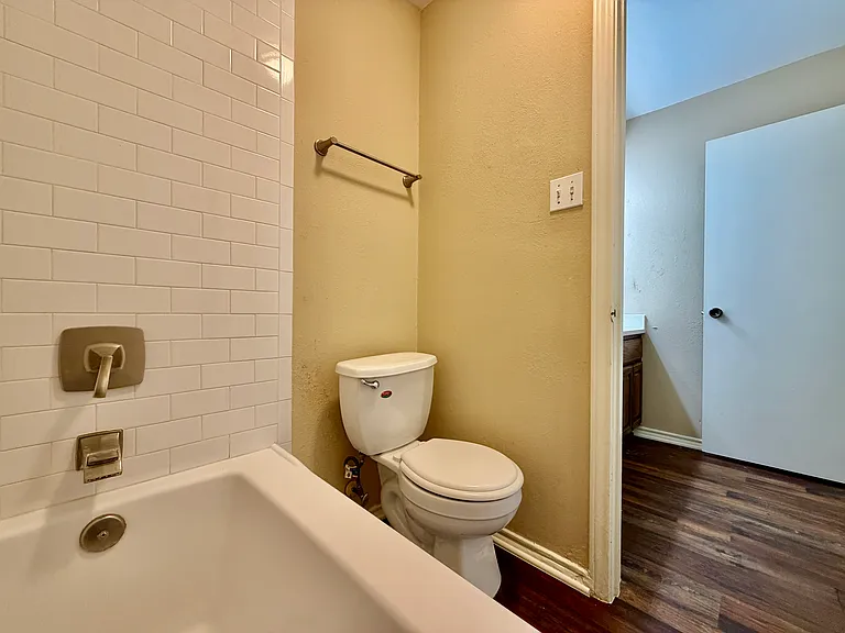 3205 Bryan St — Photo 12