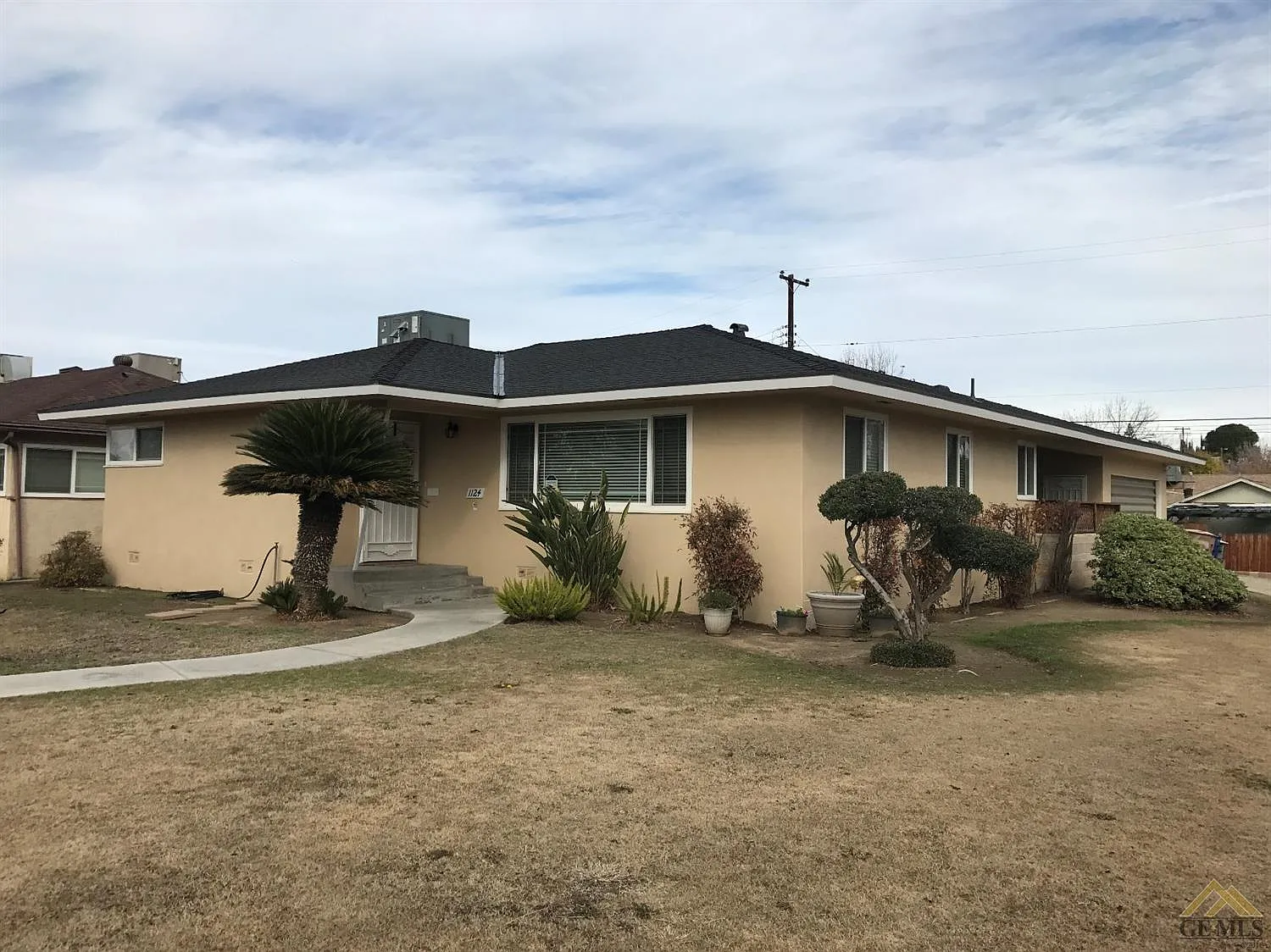 1124 W Point Dr photo 1