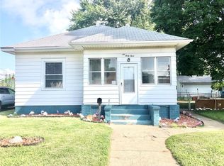 643 E Ferguson Ave, Wood River, IL 62095