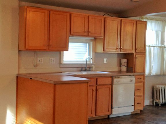 5th image of 37 Woodside Ave
