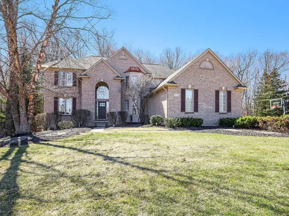 678 Roxbury Ct, Orion, MI 48359