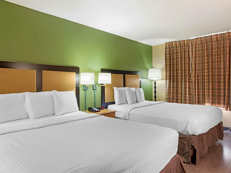 Studio Suite - 2 Queen Beds