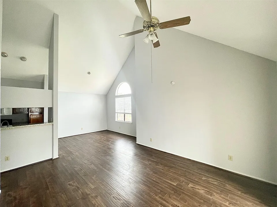 14550 Fonmeadow Dr #806