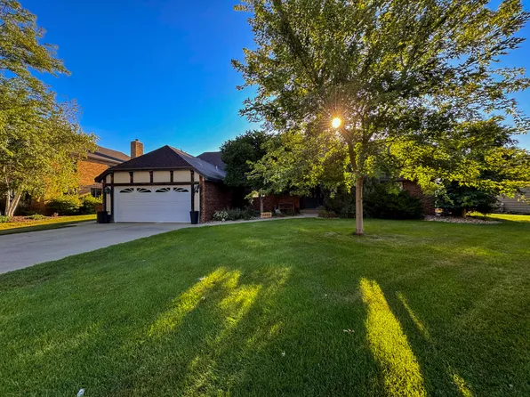 1440 Riverview Dr, Huron, SD 57350