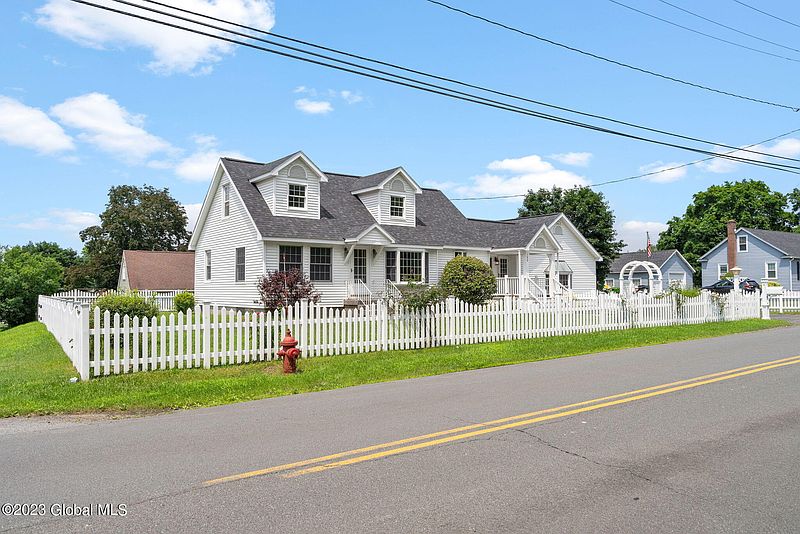 3rd image of 152 S Linden Street