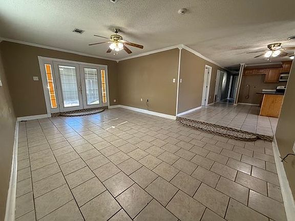 3rd image of 220 Glenwood Dr