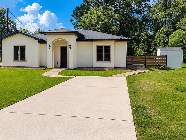 11611 Walraven Dr — Photo 2