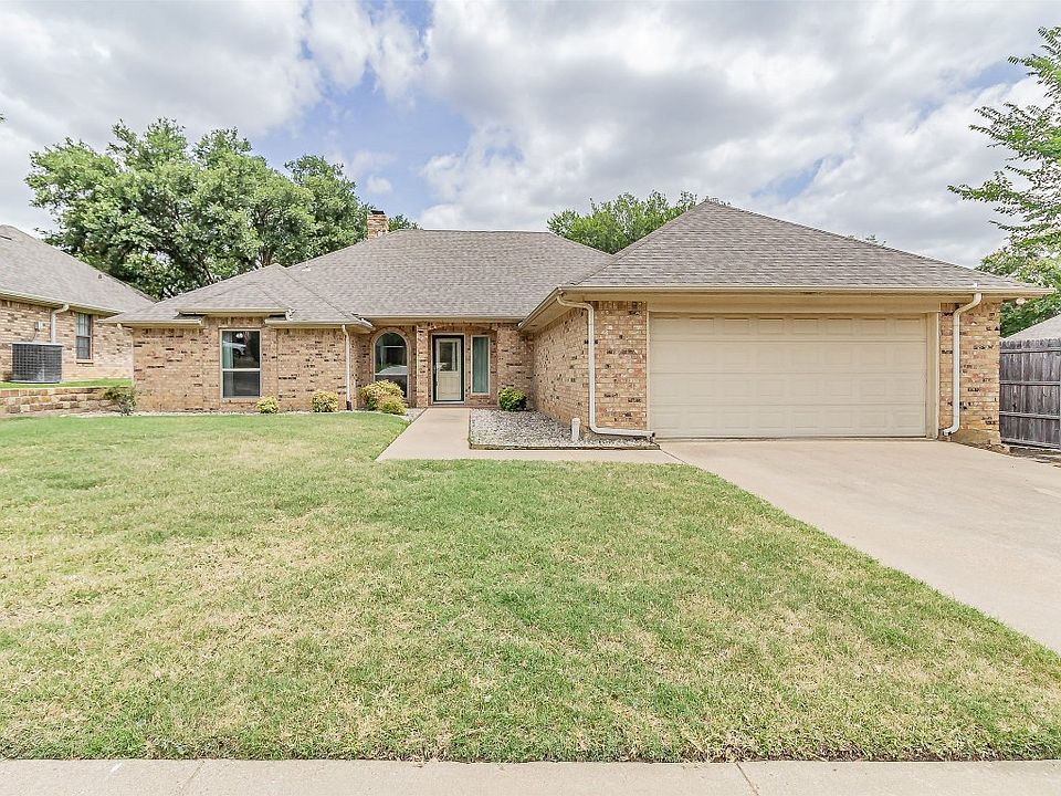1633 Saxon Dr, Bedford, TX 76021 Zillow